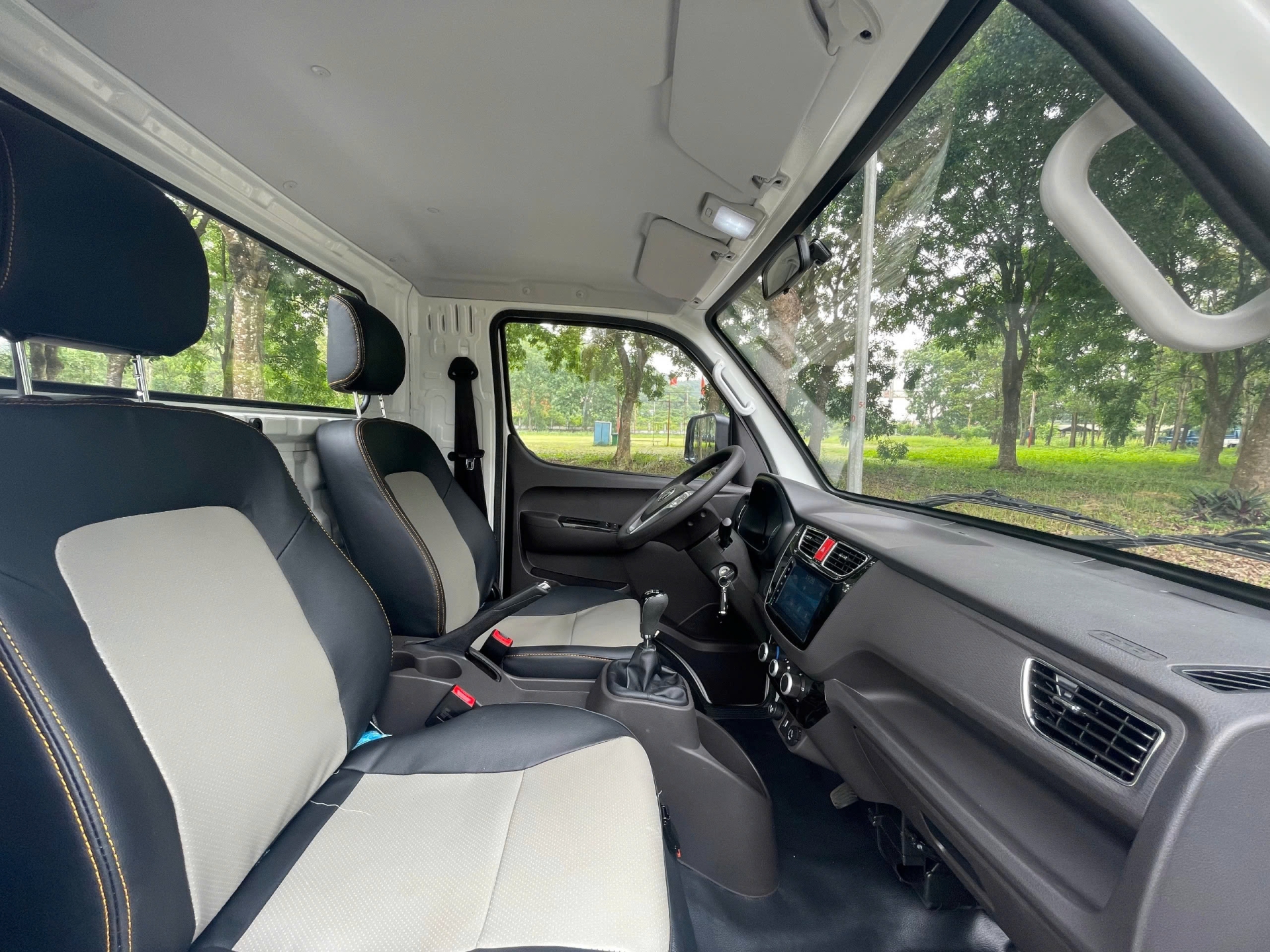 VEAM FOTON T25 THÙNG LỬNG MÀU TRẮNG