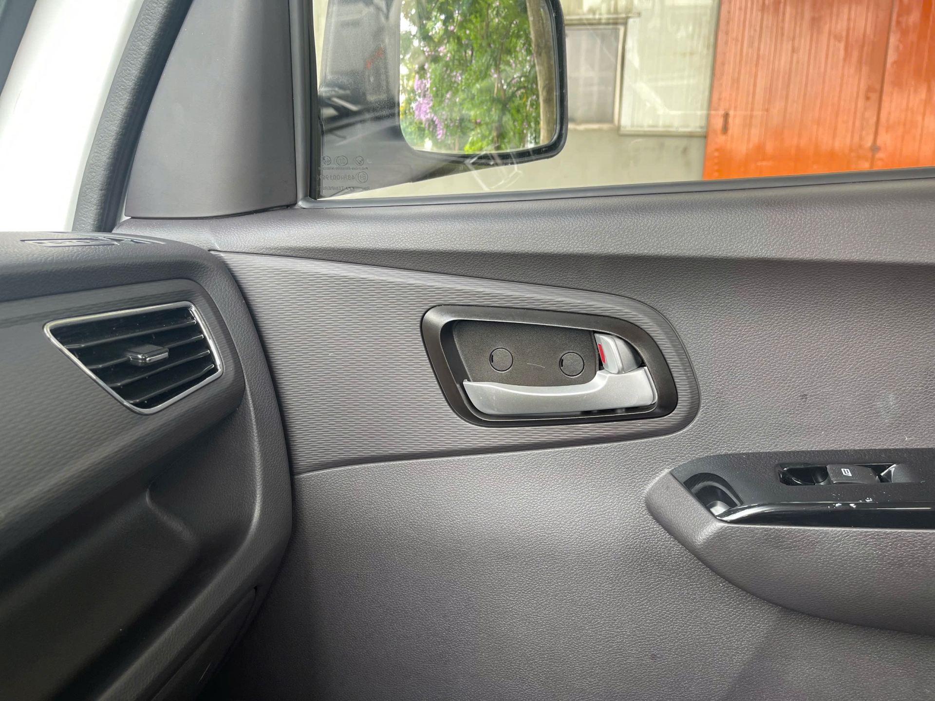 FOTON T25 TẢI TRỌNG ~990KG MUI BẠT MÀU TRẮNG