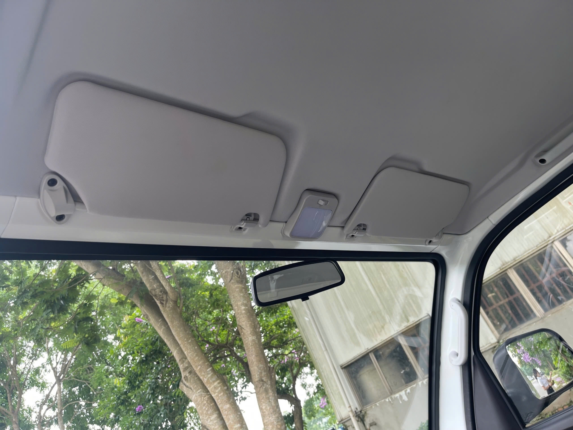 FOTON T25 TẢI TRỌNG ~990KG MUI BẠT MÀU TRẮNG