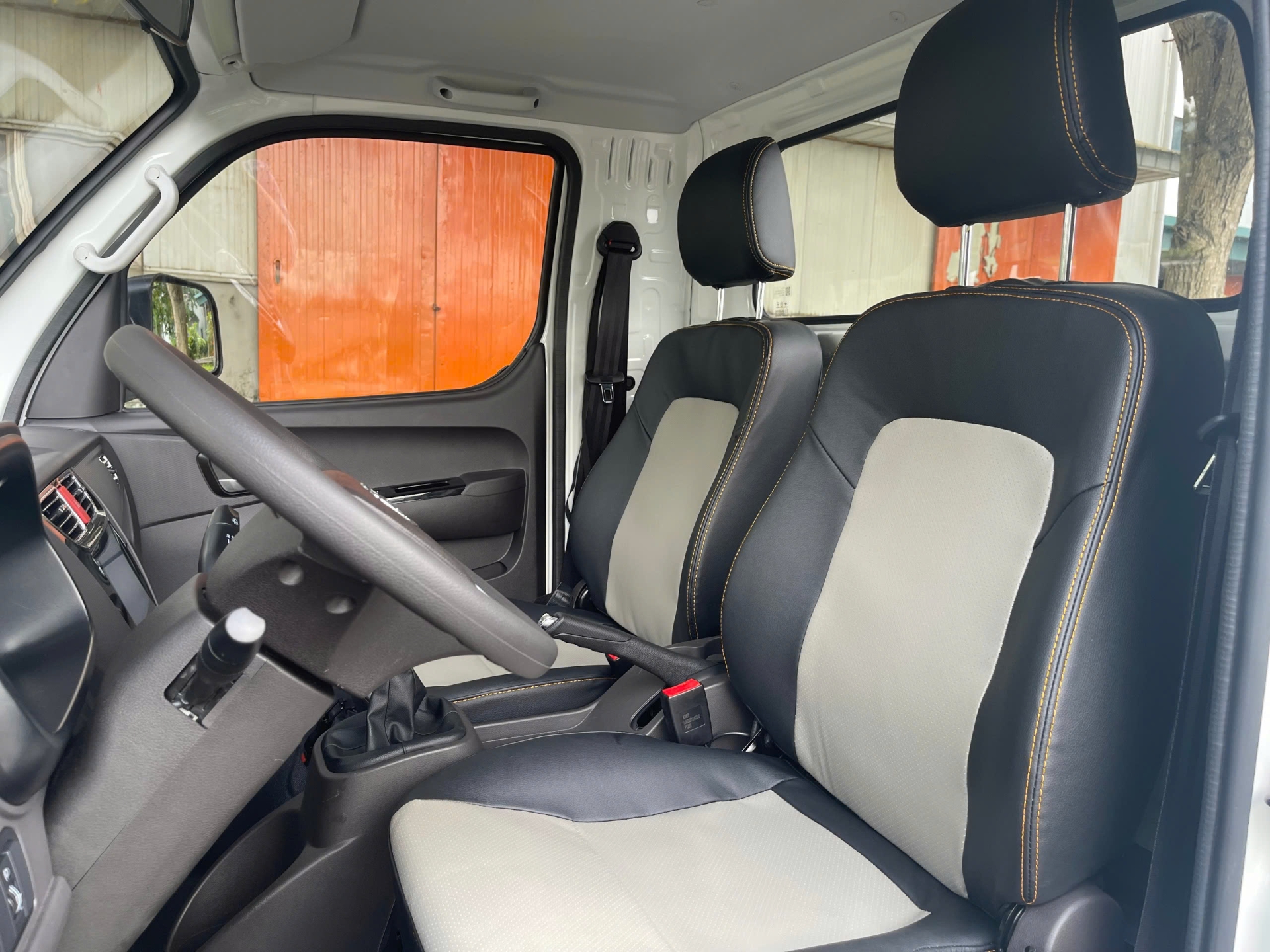 FOTON T25 TẢI TRỌNG ~990KG MUI BẠT MÀU TRẮNG
