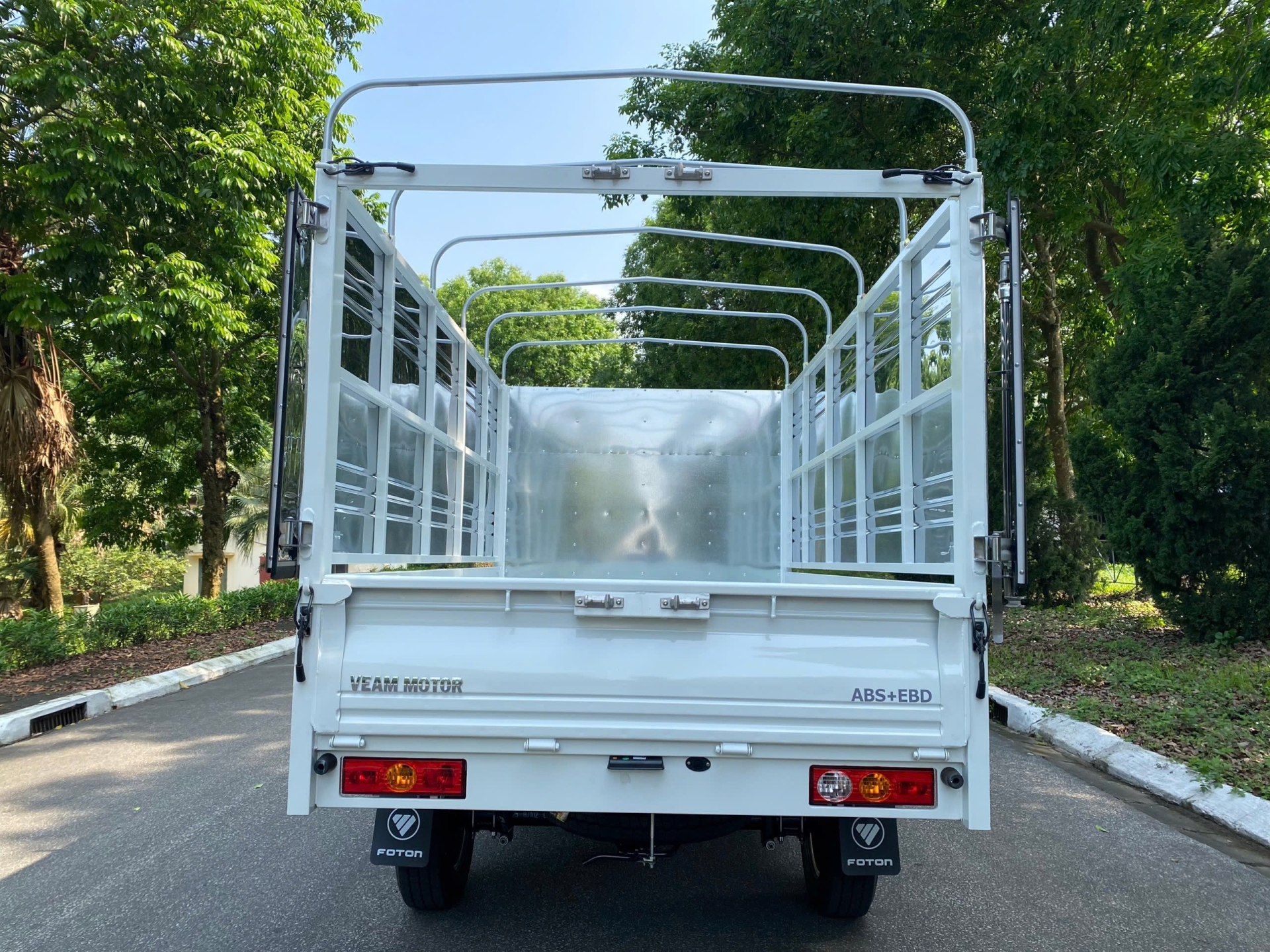FOTON T25 TẢI TRỌNG ~990KG MUI BẠT MÀU TRẮNG