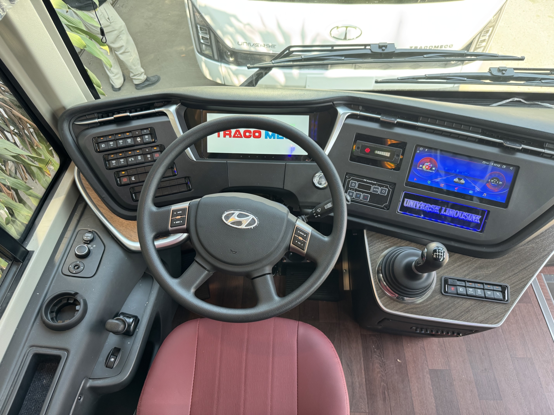 XE KHÁCH TRACOMECO UNIVERSE 47 CHỖ - WEICHAI 430PS