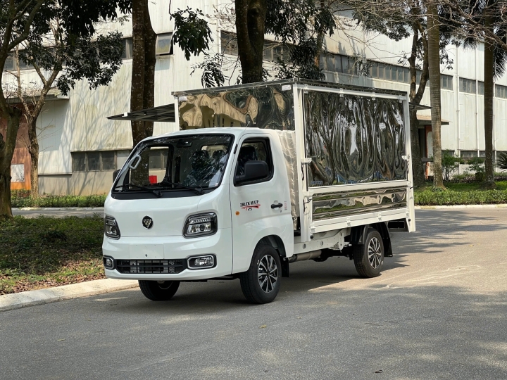 VEAM FOTON T25 THÙNG KÍN CÁNH DƠI MÀU TRẮNG