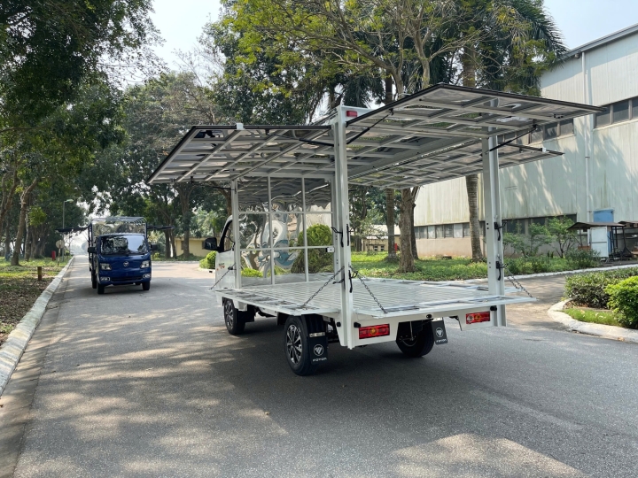 VEAM FOTON T25 THÙNG KÍN CÁNH DƠI MÀU TRẮNG