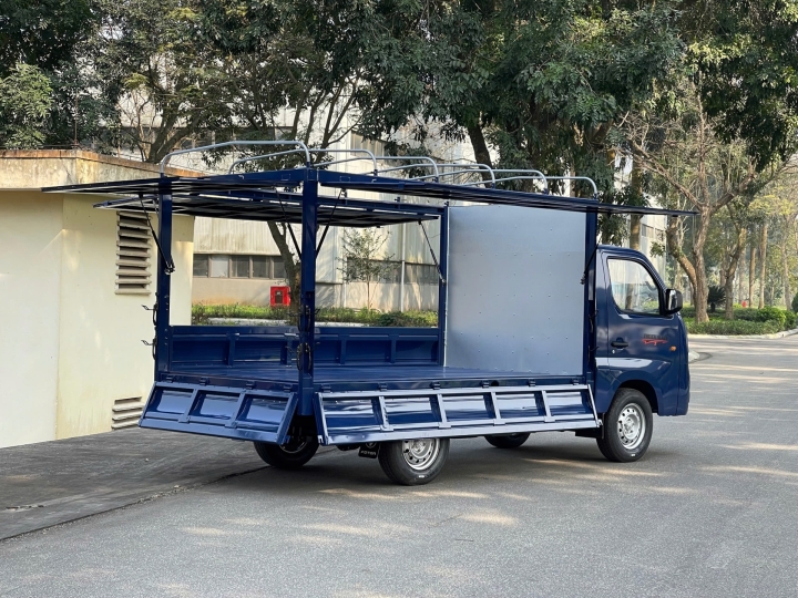 Foton T25 Mui Bạt Cánh Dơi – Giải Pháp Hoàn Hảo Cho Xe Bán Hàng Lưu Động