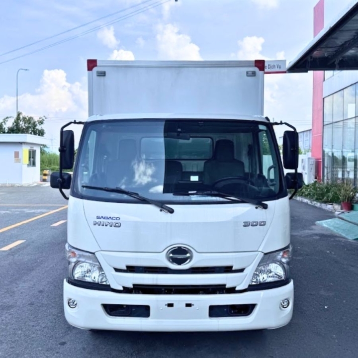 Xe Tải Hino 3.5 Tấn Giá Mới Nhất 2025